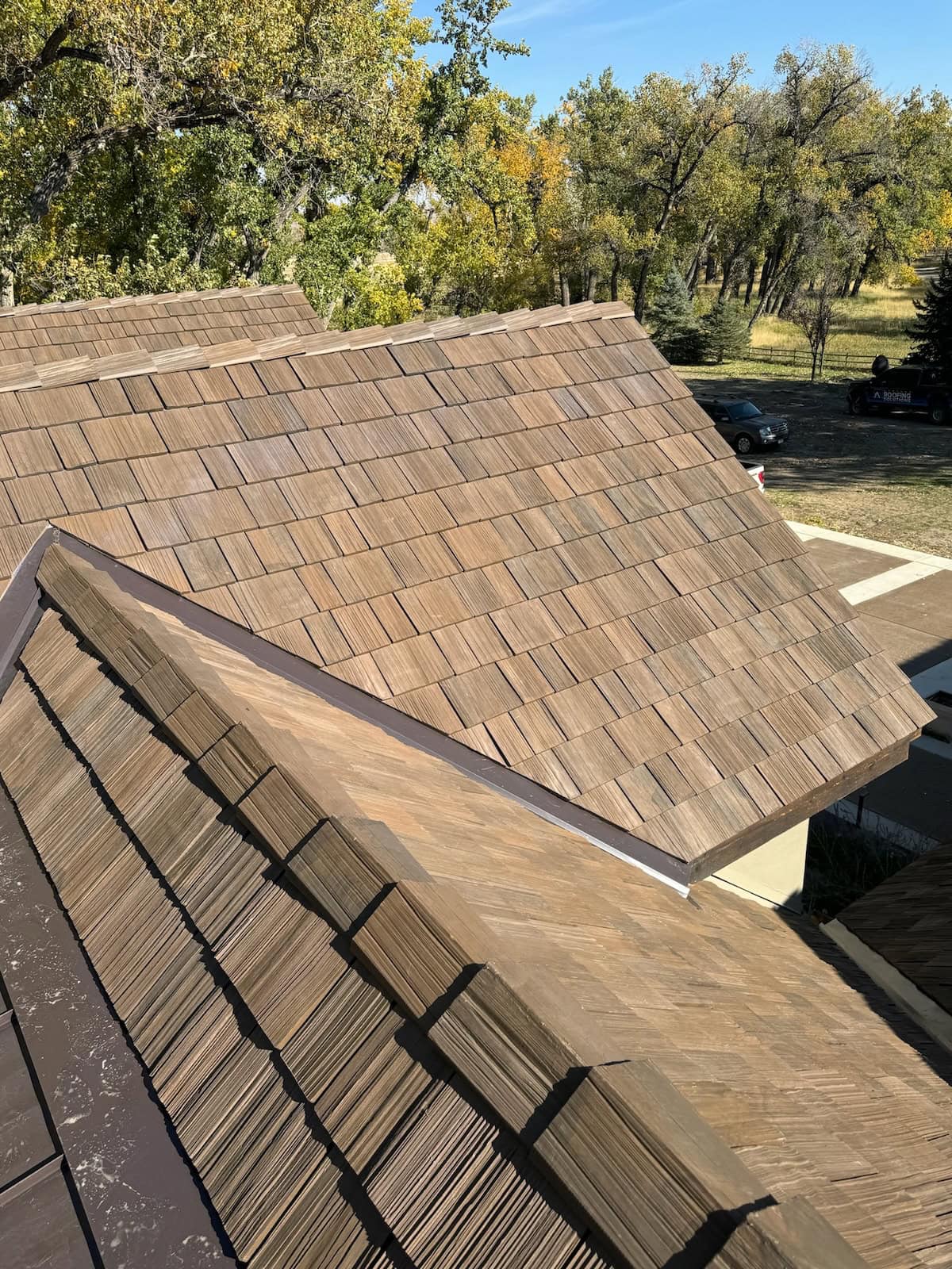 Composite cedar shakes on house